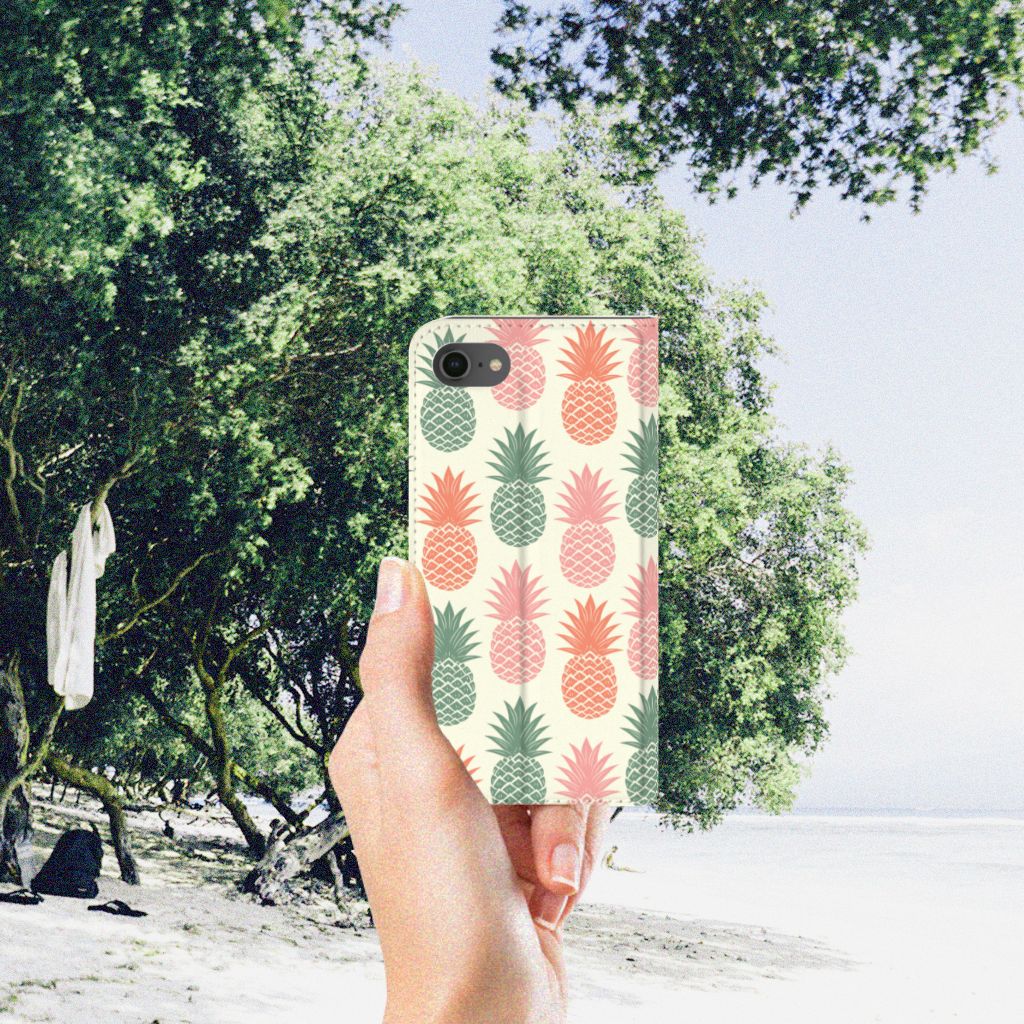 iPhone 7 | 8 | SE (2020) | SE (2022) Flip Style Cover Ananas 