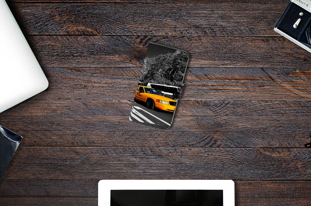 Apple iPhone 13 Flip Cover New York Taxi