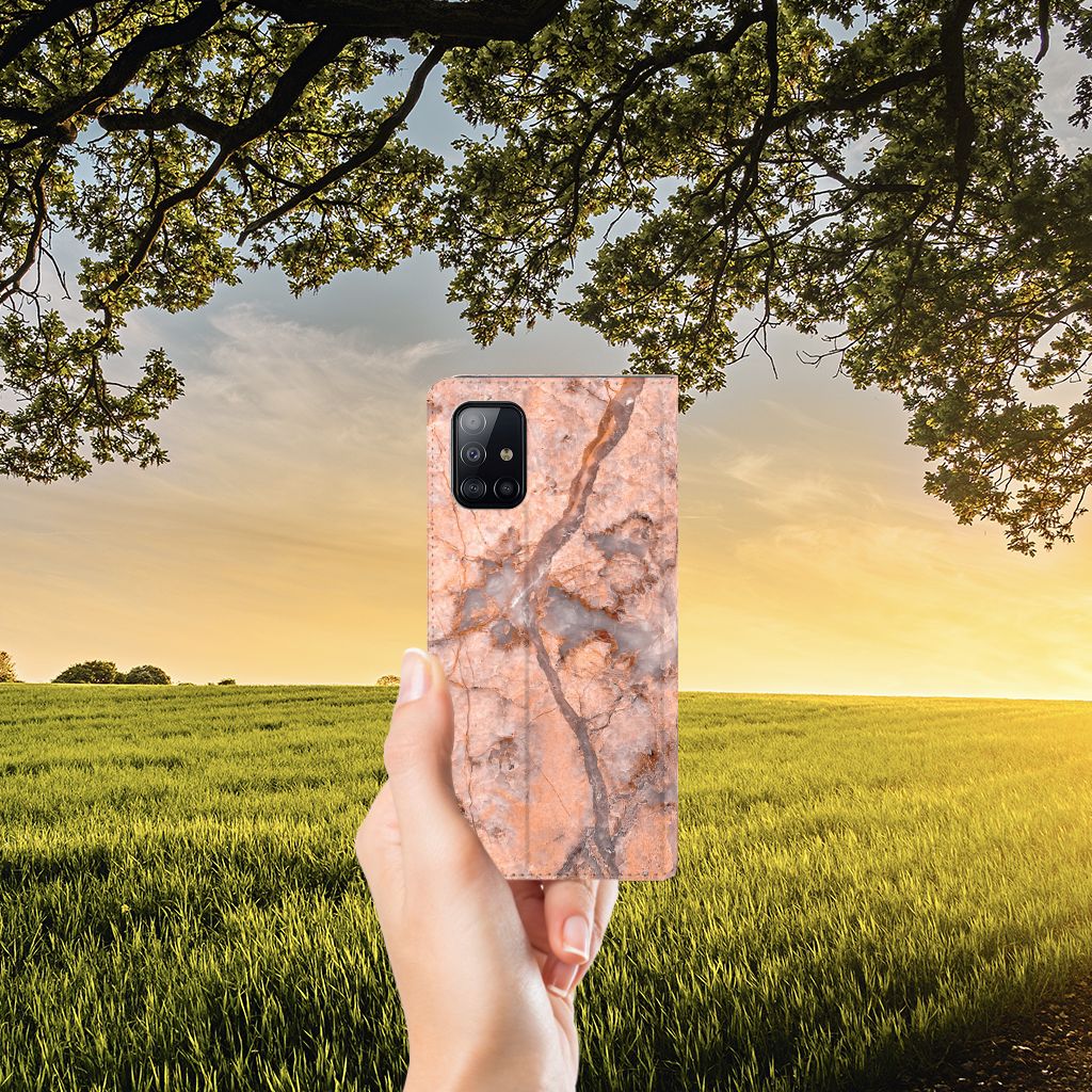 Samsung Galaxy A71 Standcase Marmer Oranje