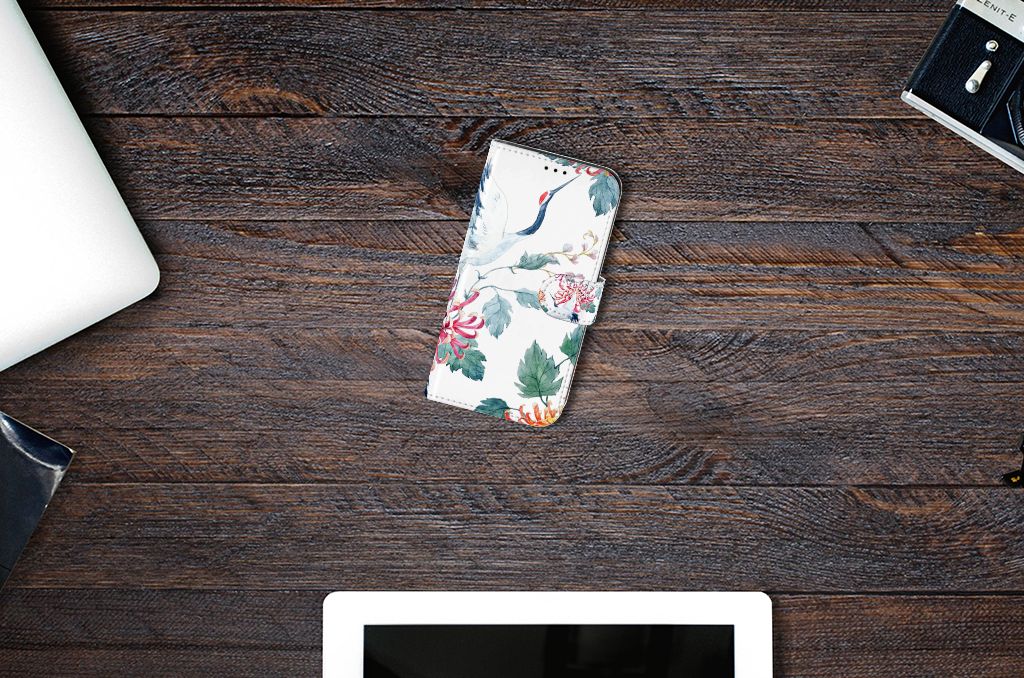 Apple iPhone 13 Telefoonhoesje met Pasjes Bird Flowers
