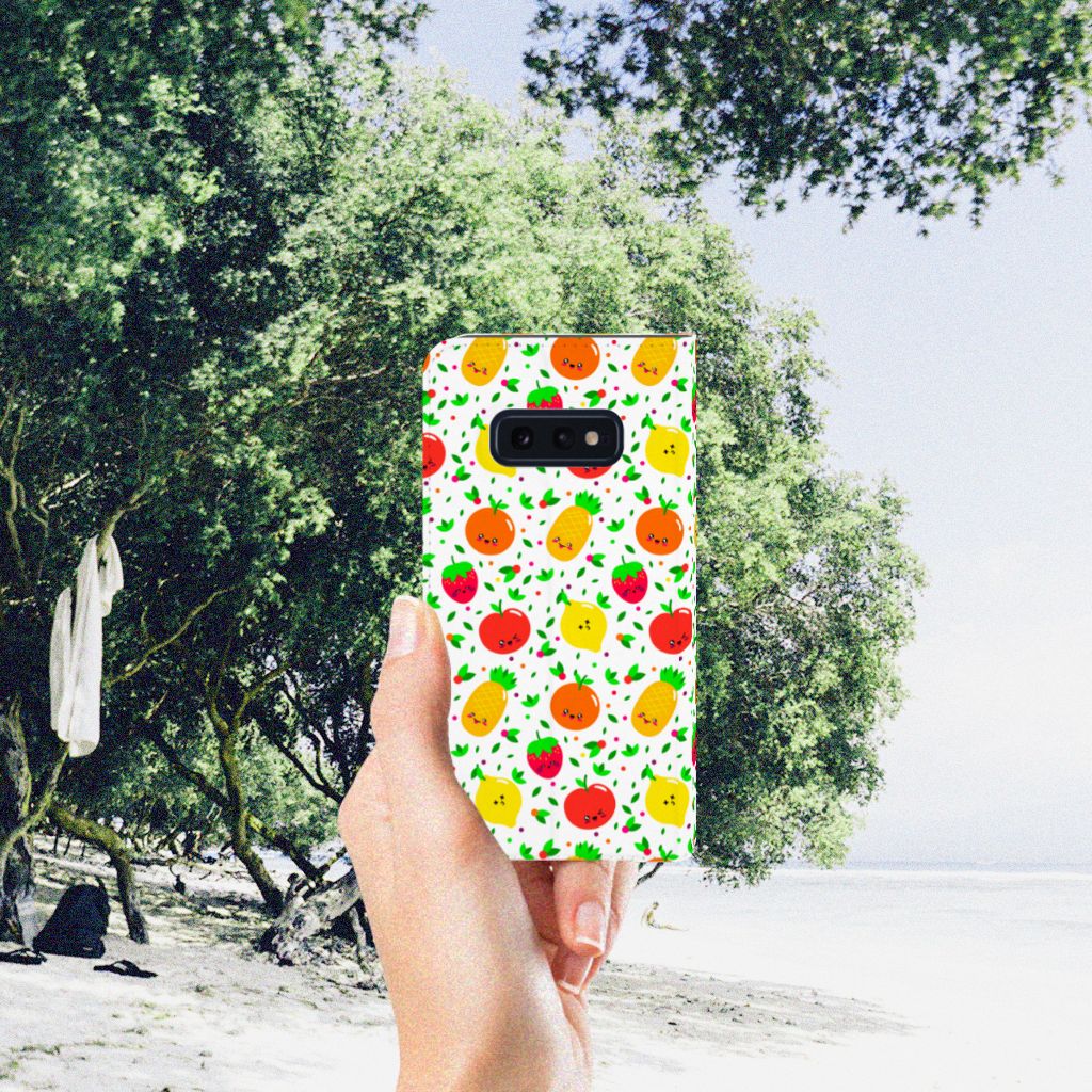 Samsung Galaxy S10e Flip Style Cover Fruits