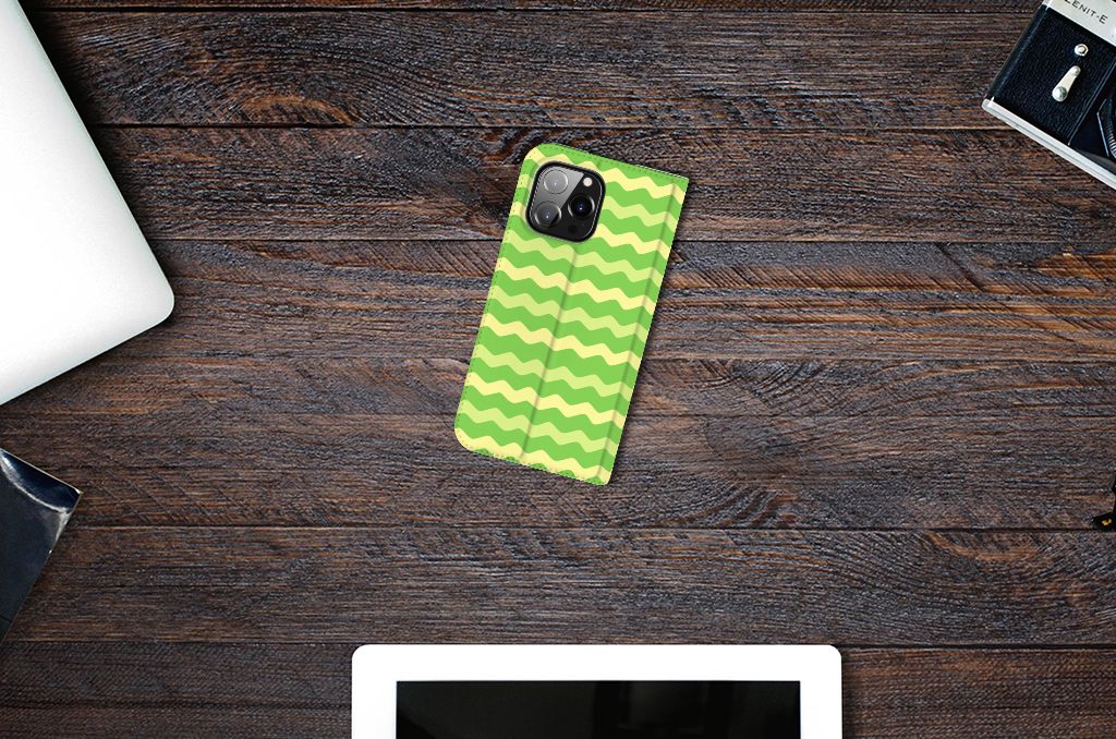iPhone 14 Pro Max Hoesje met Magneet Waves Green
