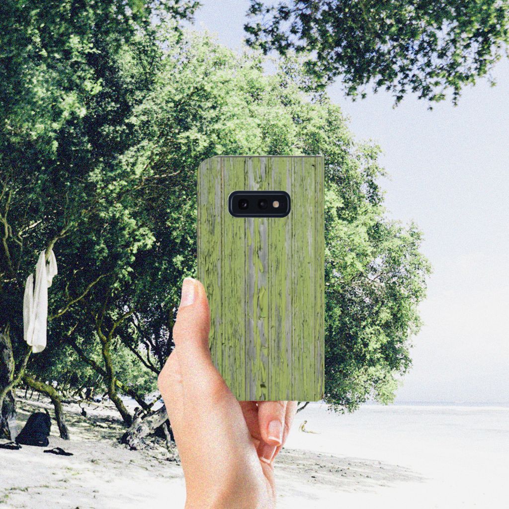 Samsung Galaxy S10e Book Wallet Case Green Wood