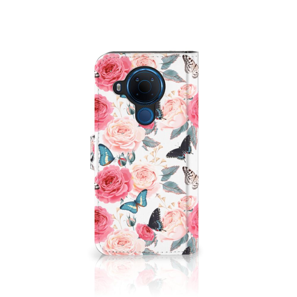 Nokia 5.4 Hoesje Butterfly Roses