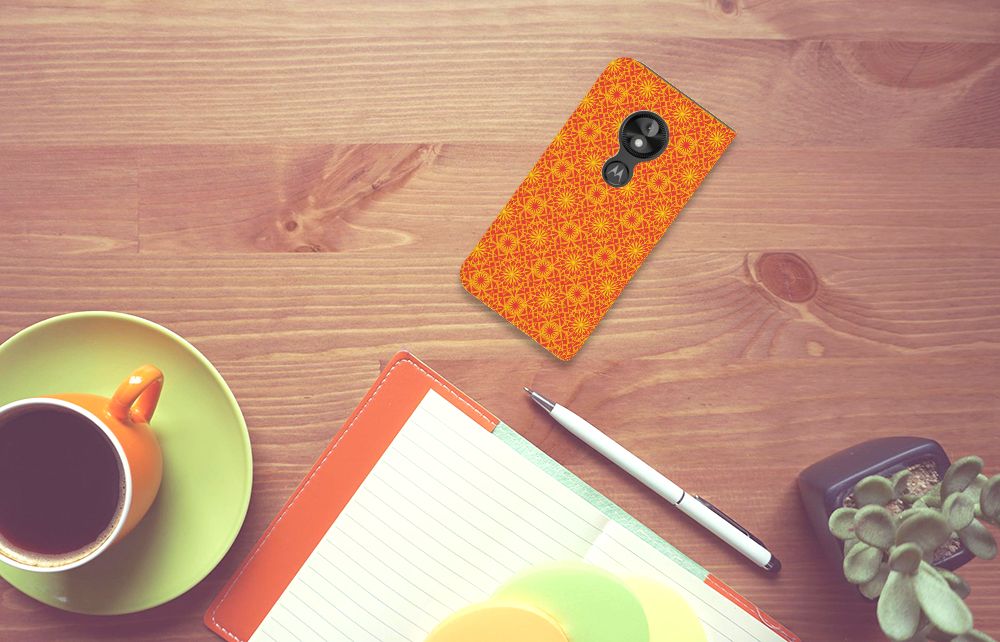 Motorola Moto E5 Play Hoesje met Magneet Batik Oranje