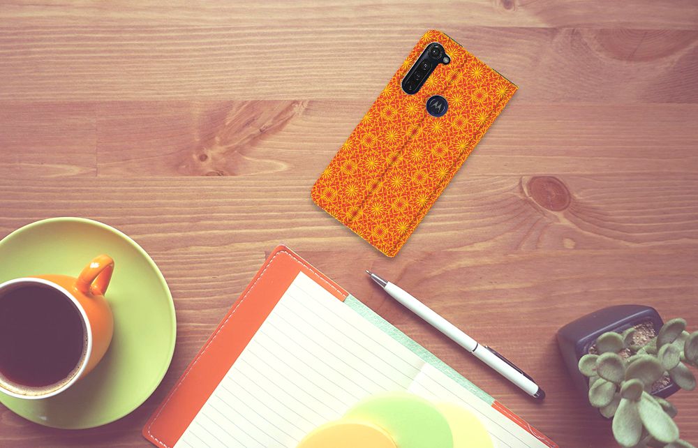 Motorola Moto G Pro Hoesje met Magneet Batik Oranje