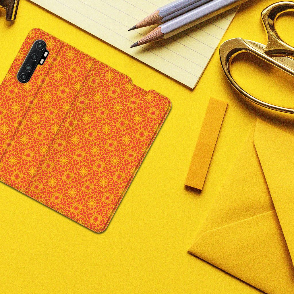 Xiaomi Mi Note 10 Lite Hoesje met Magneet Batik Oranje