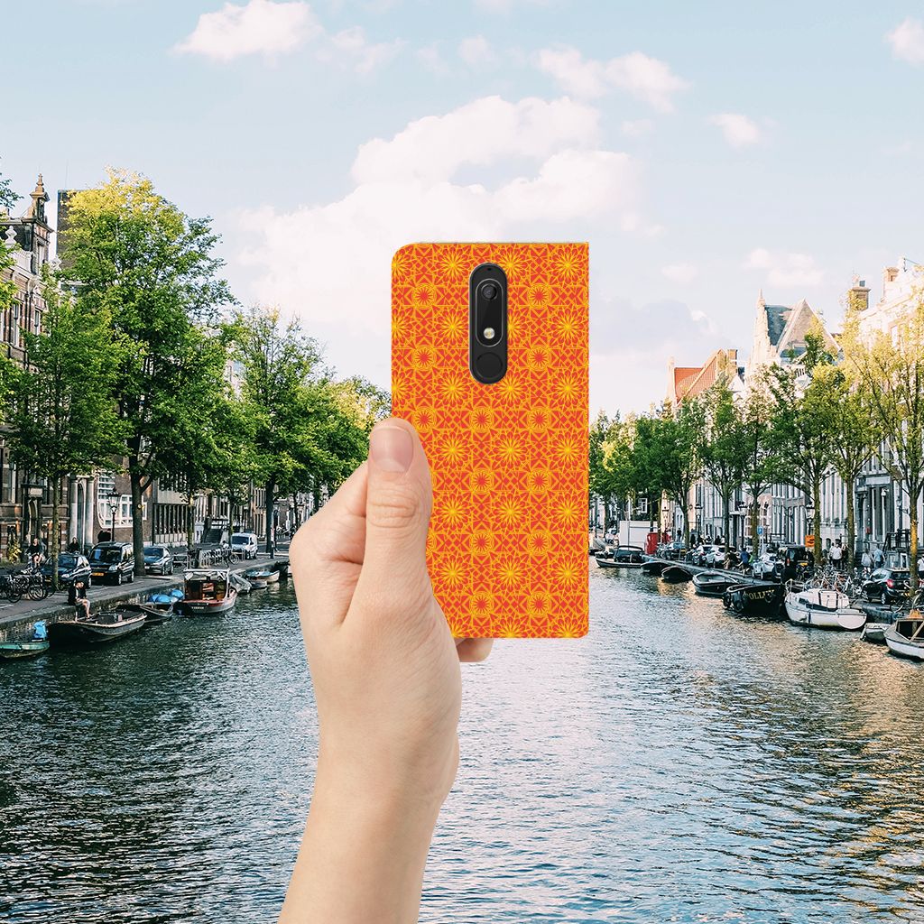 Nokia 5.1 (2018) Hoesje met Magneet Batik Oranje