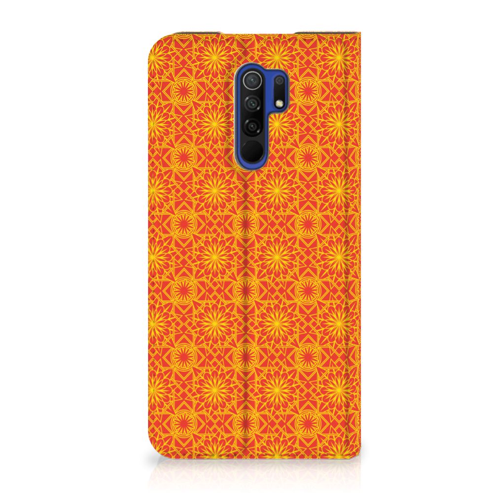 Xiaomi Redmi 9 Hoesje met Magneet Batik Oranje