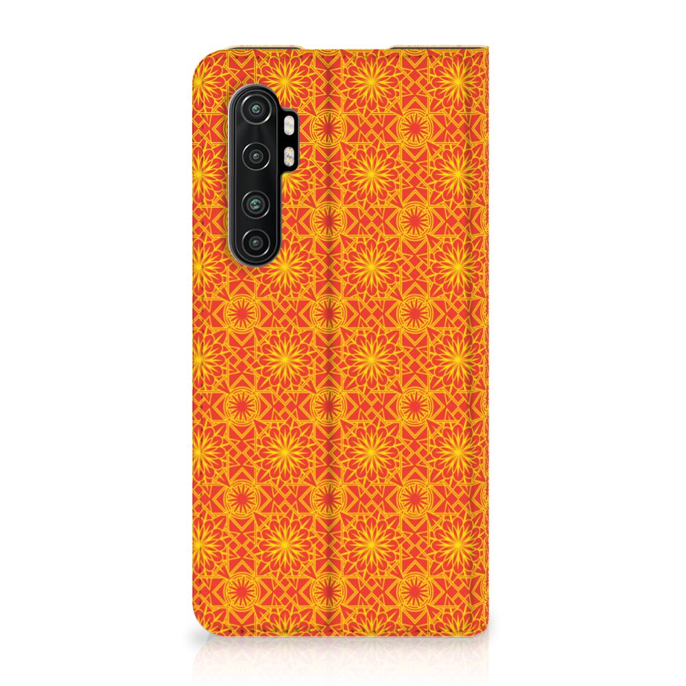 Xiaomi Mi Note 10 Lite Hoesje met Magneet Batik Oranje