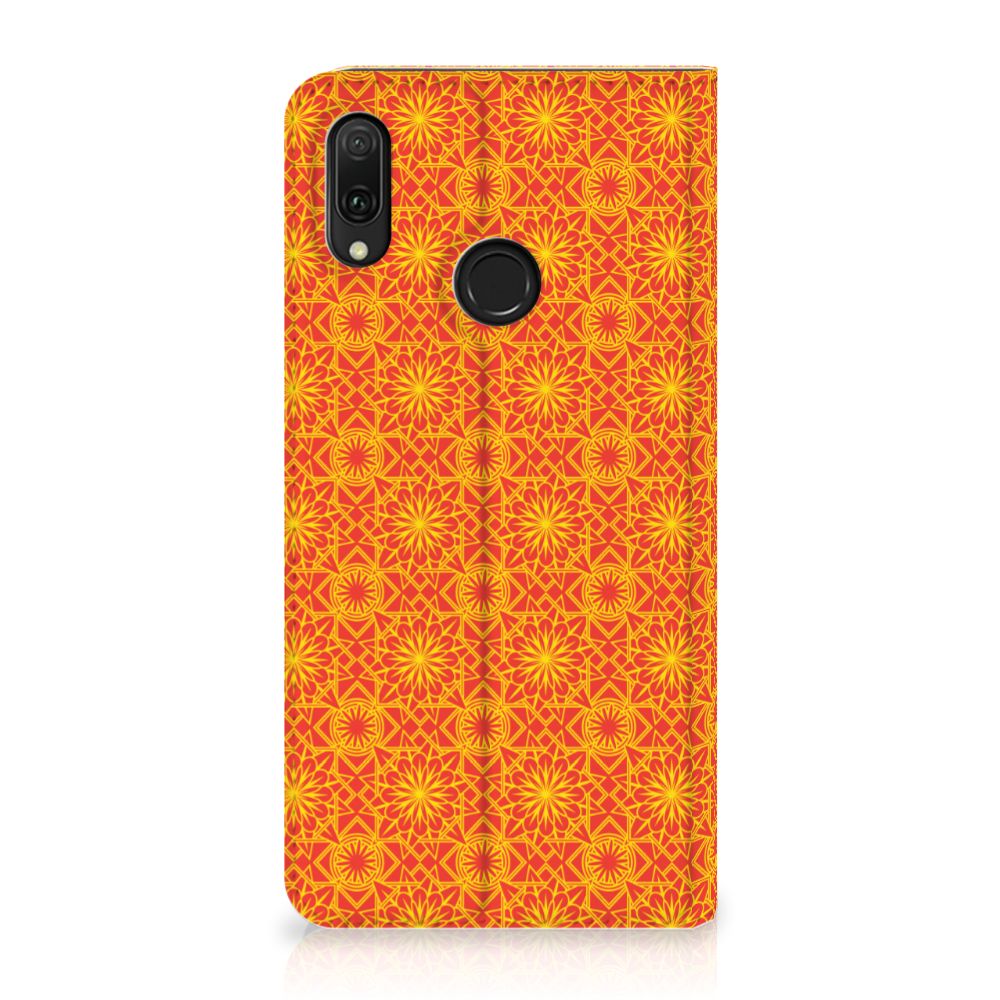 Huawei Y7 hoesje Y7 Pro (2019) Hoesje met Magneet Batik Oranje