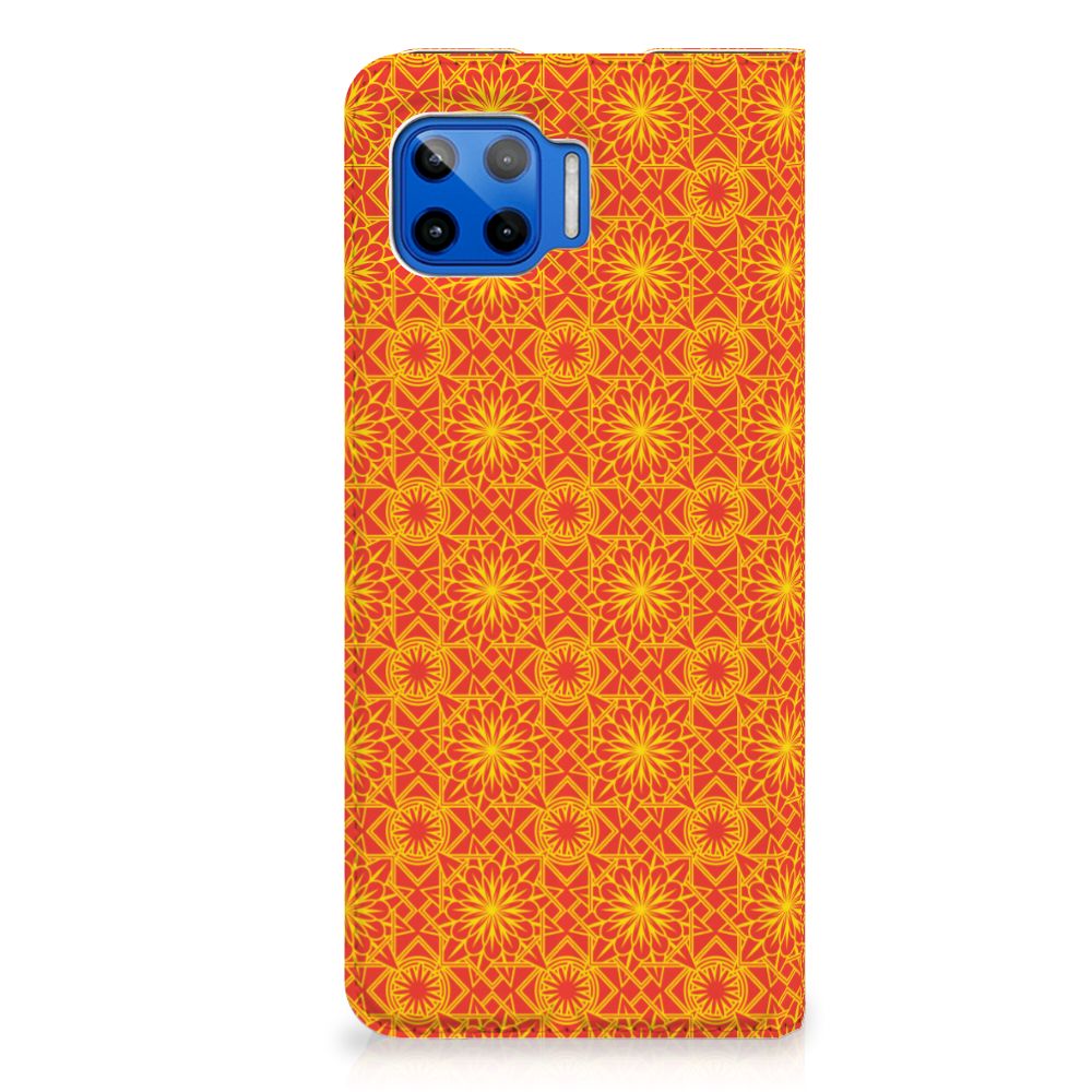 Motorola Moto G 5G Plus Hoesje met Magneet Batik Oranje