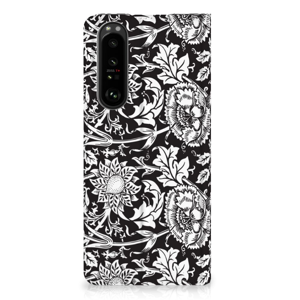 Sony Xperia 5 III Smart Cover Black Flowers