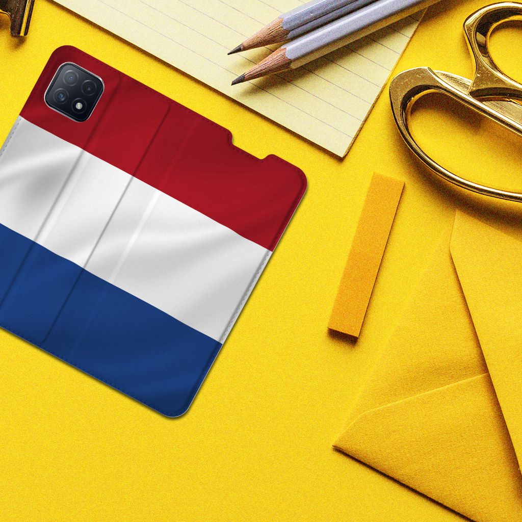 OPPO A73 5G Standcase Nederlandse Vlag
