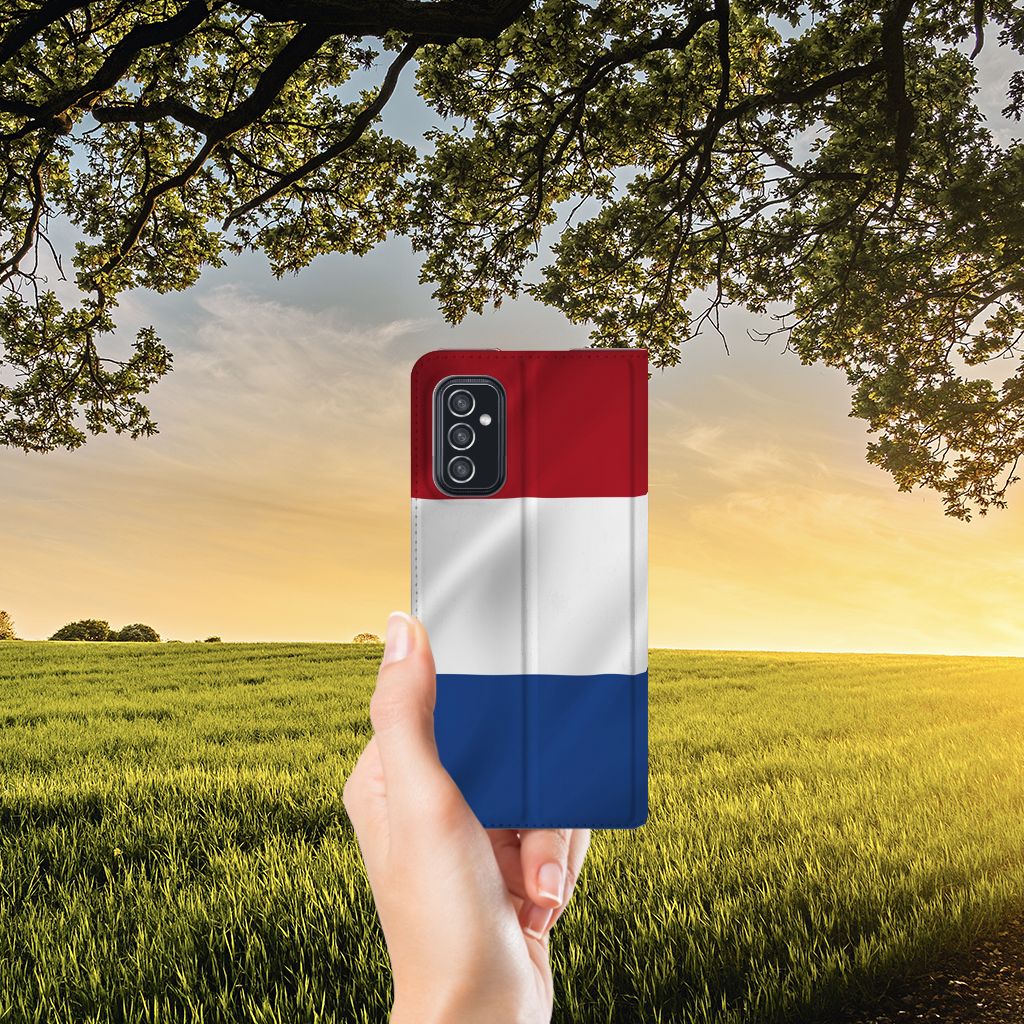Samsung Galaxy M52 Standcase Nederlandse Vlag